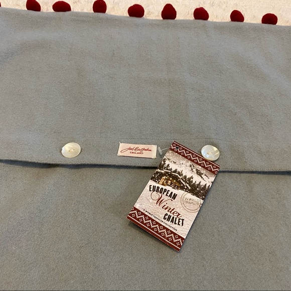 NEW Jan Constantine Hand Embroidered Felted Wool Christmas Pillow Cushion Cover - Picture 8 of 9